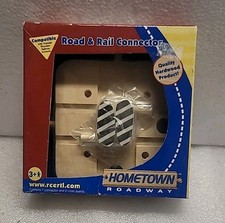 ERTL Hometown Roadway Road  Rail Connector