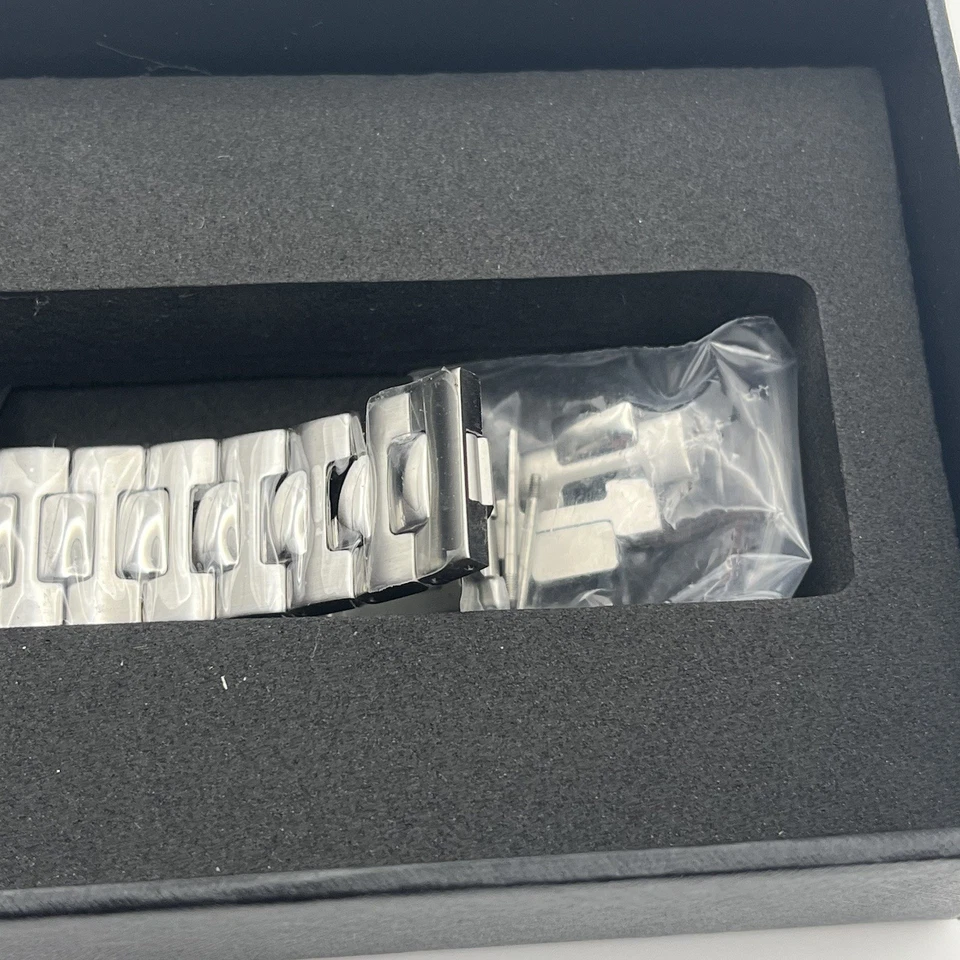 Fallout 25th Anniversary Limited Edition, Brand New. MSTR Watch 174/500 - Image 4 of 4