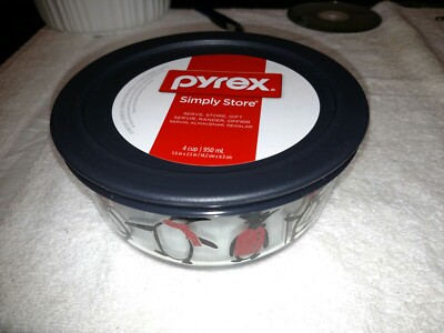 Pyrex Holiday 4-Cup Bowl with Penguins Winter Christmas