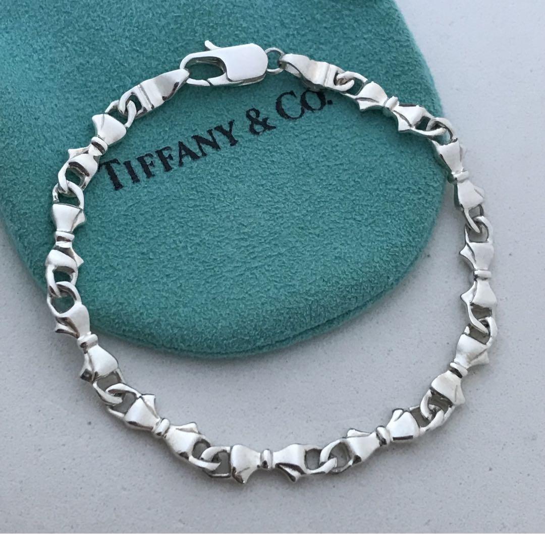 ブレスレット ARTIST KOMPLEX RYO BOWTIE RIBBON SILVER BRACELET CROSS - Sculptural Silver Wrap Bracelet | Twylem Pyper