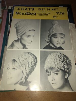 Vintage Strickanleitung Studley 139 Easy Knit 4 Mützen, Bommel Zopfmuster 
