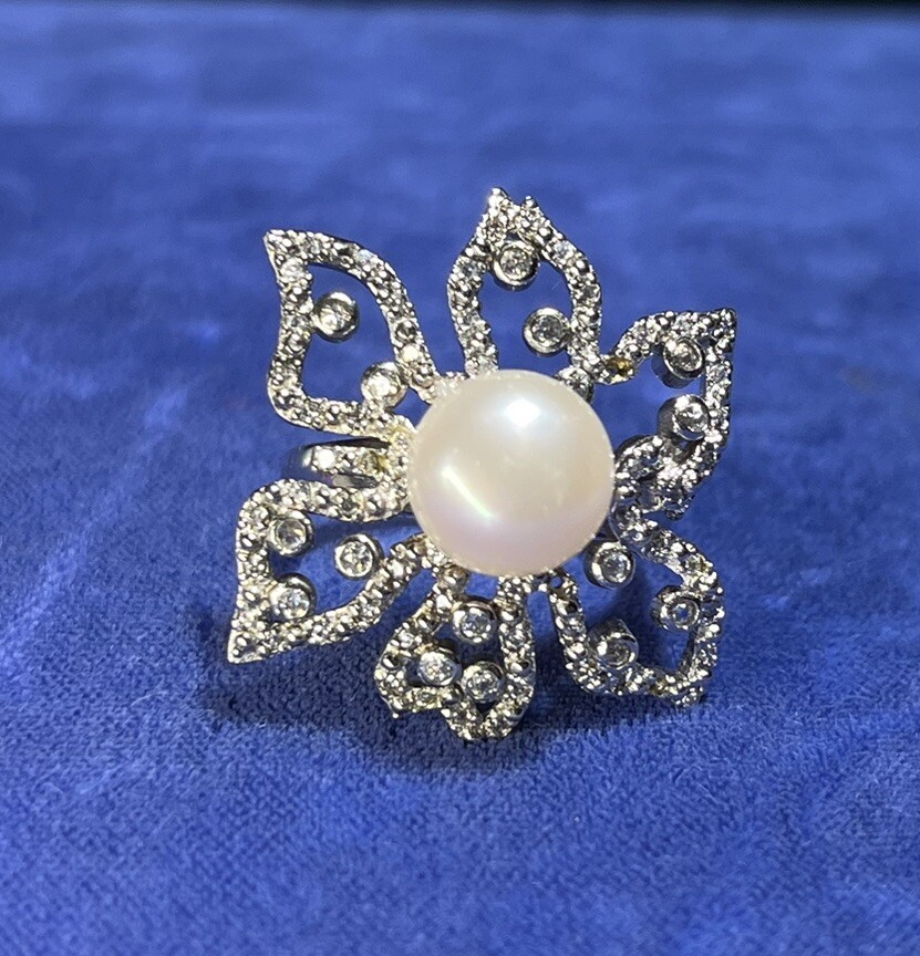 CGI Large Flower Rhinestone Ring With Large Pearl… - image 1