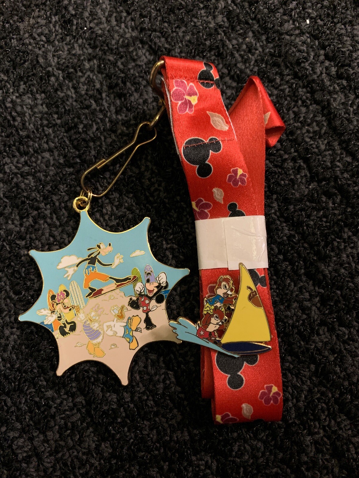 Disney Lanyard And Pin, LE1000, Mickey And Friends