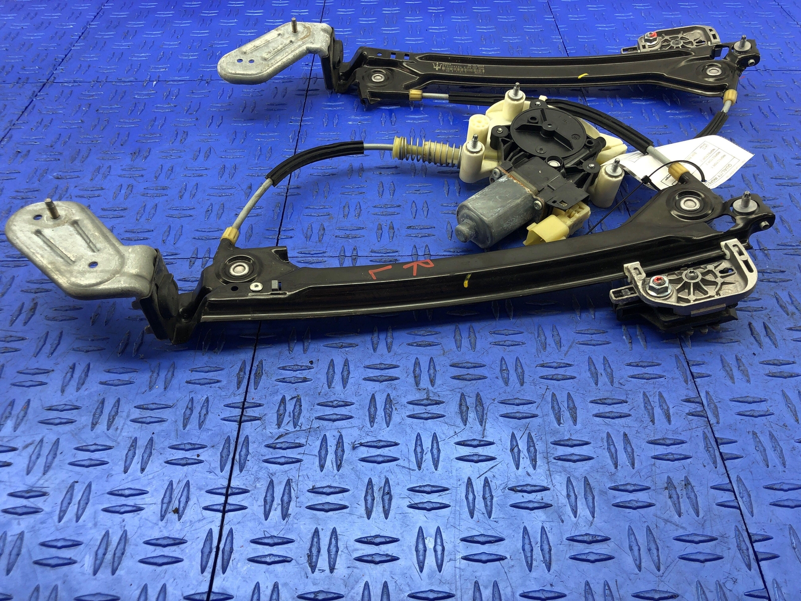 2014 - 2019 MASERATI GHIBLI M157 REAR LEFT REAR DOOR WINDOW REGULATOR W/MOTOR