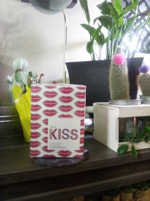 New Victoria's Secret Just A Kiss Perfume EDP 3.4 Oz In Box Sealed Limited Edit
