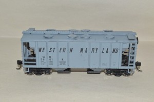 HO scale Roundhouse Western Maryland PS-2 2 bay covered hopper car train MW KD's