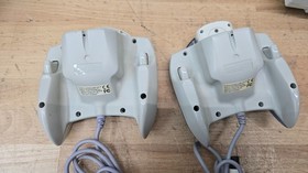 SEGA Dreamcast Console White HKT-3020 Console W/ 2 Controllers & Carrying Case