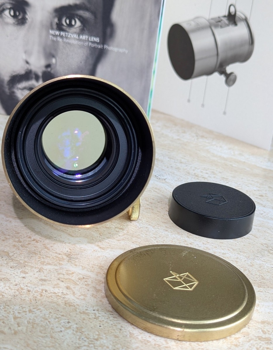NEARMINT w/EXTRAS Zenit Lomography New Petzval Art 85mm f2.2 NEARMINT w/EXTRAS Zenit Lomography New Petzval Art 85mm f2.2
