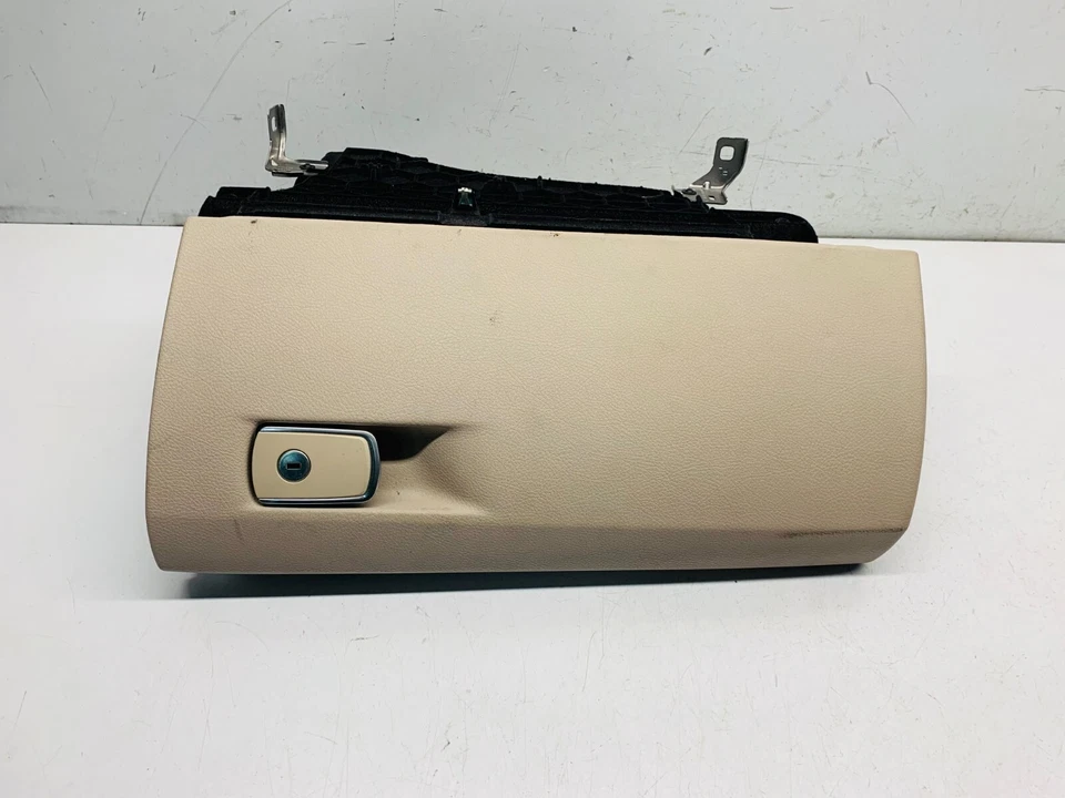 Guantera BMW 335D 2018 X-DRIVE M-SPORT F30 Foto 4 de 4