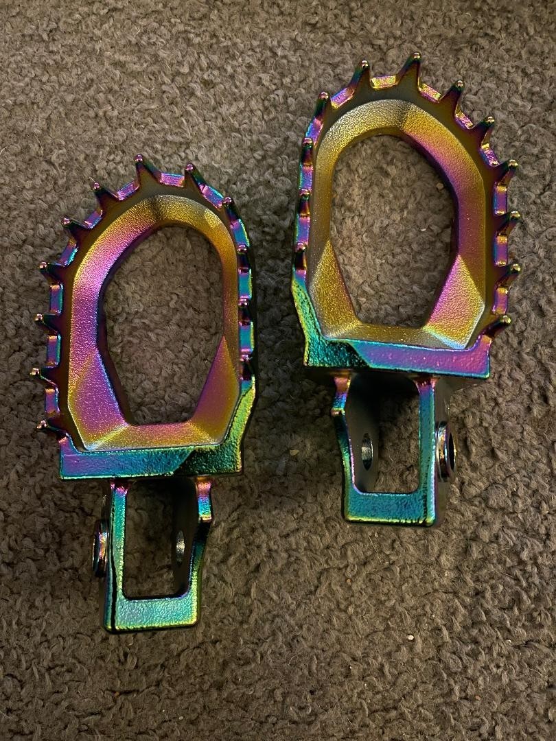 GAS GAS EC 250 300 ECF 250 350  2021-2023  ZETA MAX FOOT RESTS PEGS OIL SLICK