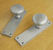 DOOR HANDLES ROUND KNOBS ON BACKPLATE BRUSHED SATIN SILVER CHROME MATT OFFICE