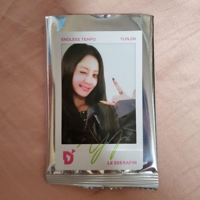 LE SSERAFIM Yunjin Cheki D'PARTMENT DICON Album Collectible Card
