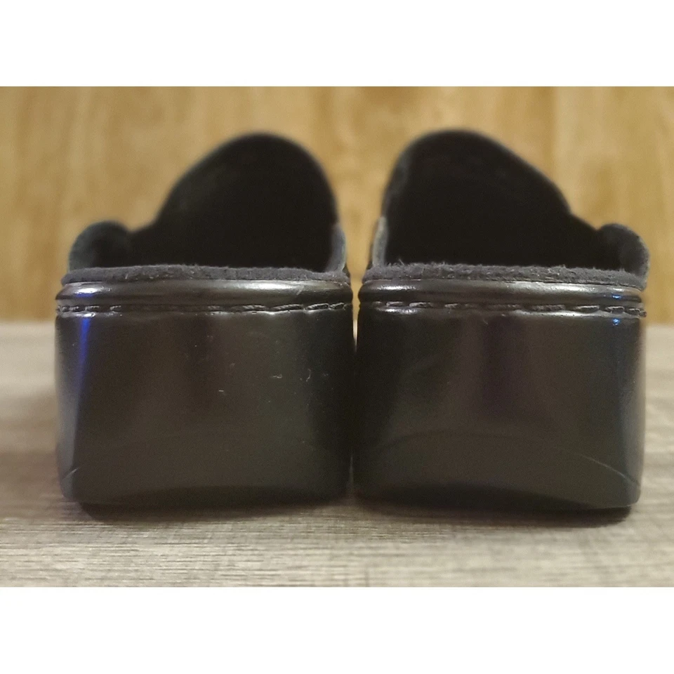 Clarks Leather Slip On Wedge Clogs Women's Size 8 Black - Image 4 of 4