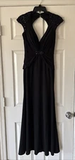 Gorgeous Long Black Beaded Morrell Maxie Evening Gown Dress size 4