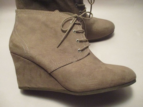 NIB Arizona Lexie Womens 12M Taupe 