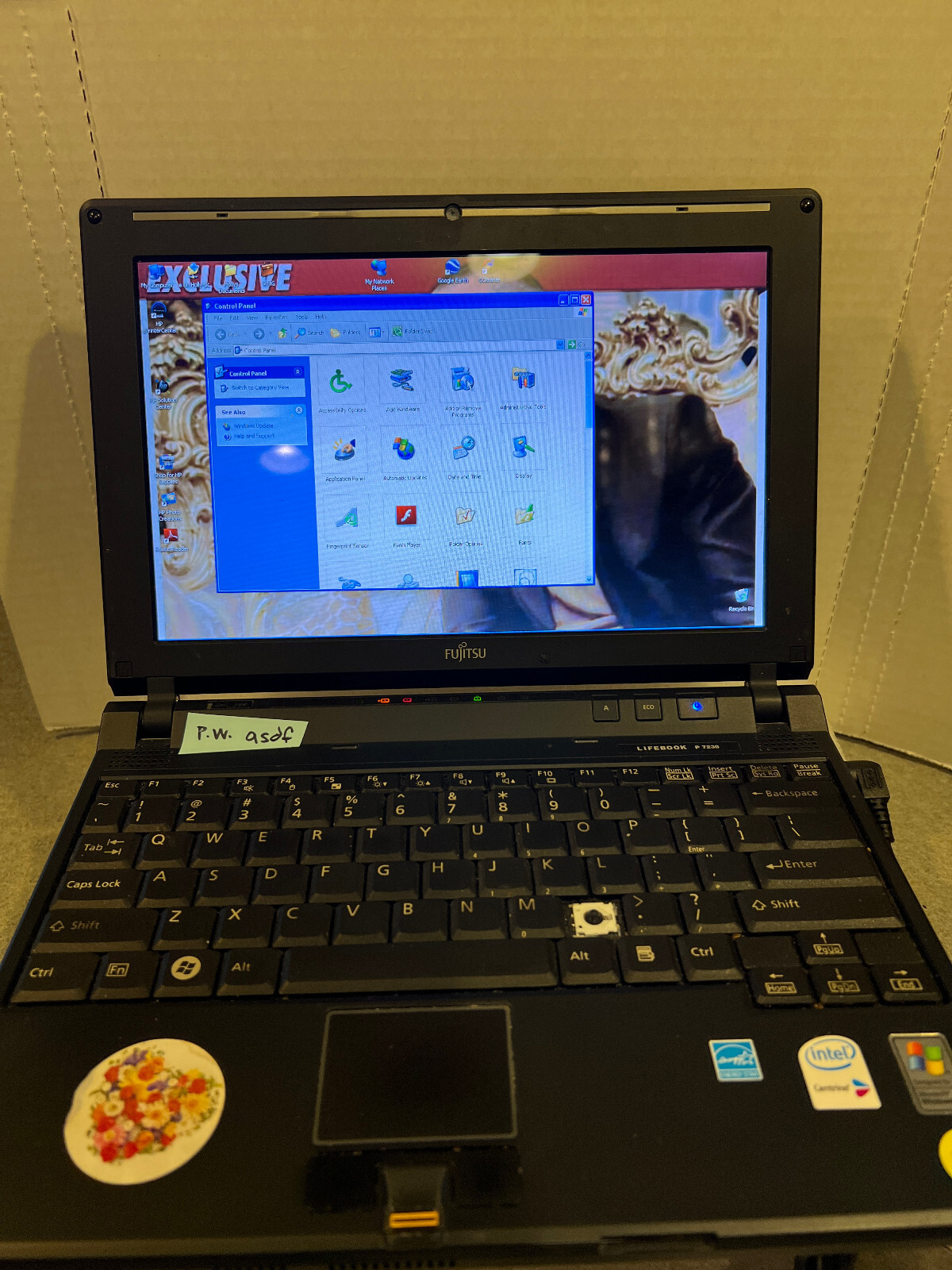 Fujitsu-Siemens Lifebook P7230 PC - 10.6 in screen, 1GB DDR2 667mhz, Windows XP