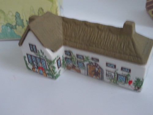 WADE WHIMSEY-IN-THE-VALE BOARS HEAD PUB & VALE FARM (With damage) - Picture 3 of 6