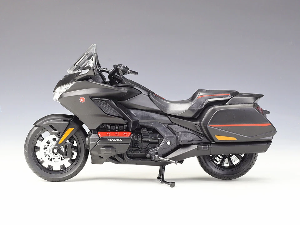 Welly 1:12 Honda Gold Wing Motorcycle Bike Model New in Box - Image 4 of 4
