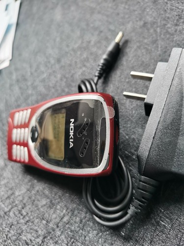 Nokia 8210 - Red (Unlocked) Cellular Phone - 第 7/10 張圖片
