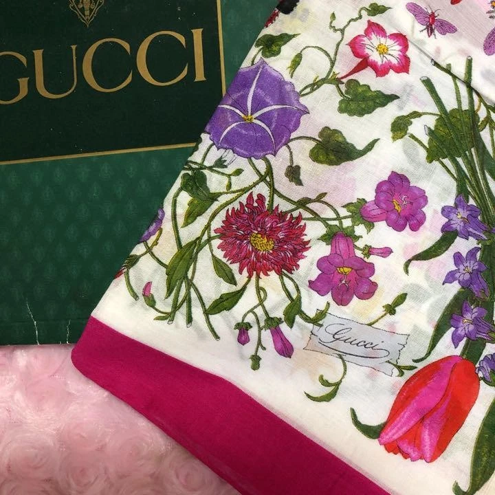 Rare écharpe en coton Gucci Flora
