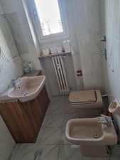 sanitari bagno a terra e Lavabo