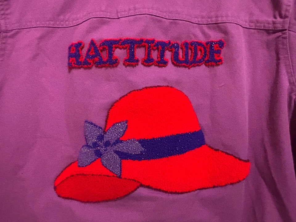 Mujer Púrpura Denim Chaqueta Abrigo Rojo Sombrero Único 3D Chenilla Glam Hattitude talla 26 Foto 3 de 4