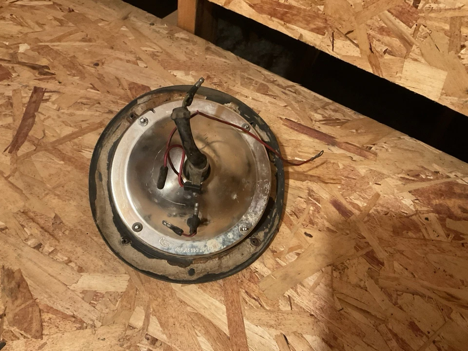 Ford Falcon 1964-65, carcasa y lente de luz trasera Ranchero Foto 4 de 4