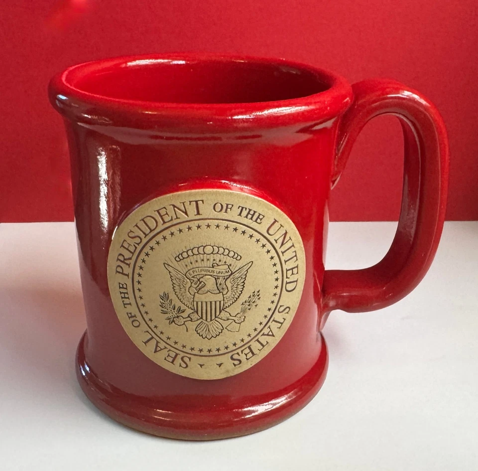 Hermosa y Funcional Taza de Cerámica Donald Trump Sello Presidencial y Firma Foto 2 de 4