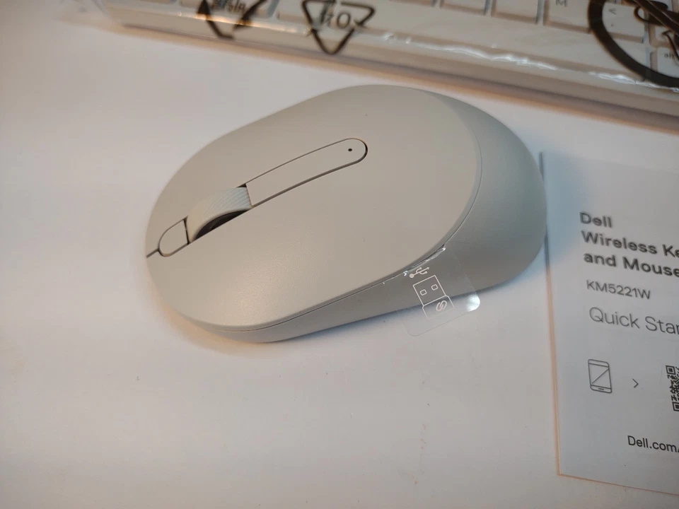 Dell Keyboard and Mouse, Wireless, White NEW in Box - Image 3 of 4
