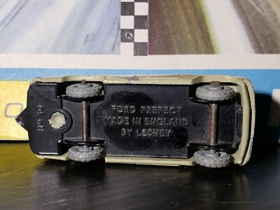MATCHBOX LESNEY # 30 A FORD PREFECT, TAN METAL WHEELS