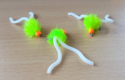 3x Gr. 10 BARBLESS Green Body orange Beadhead with Twin Squirmy Tail Forellenfliege