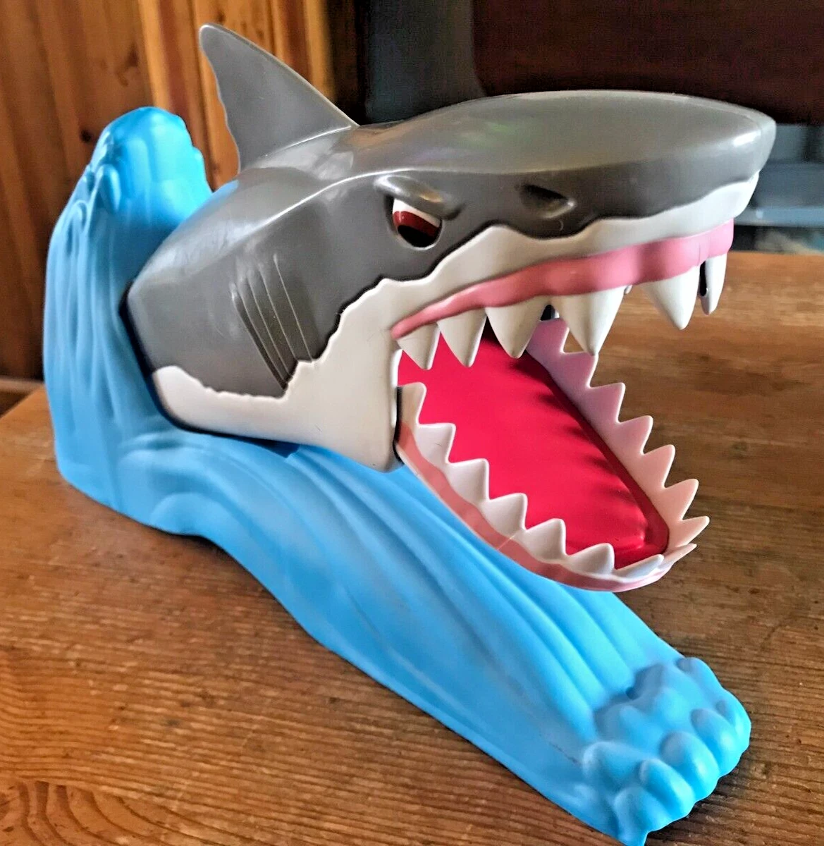 Matchbox shark store track