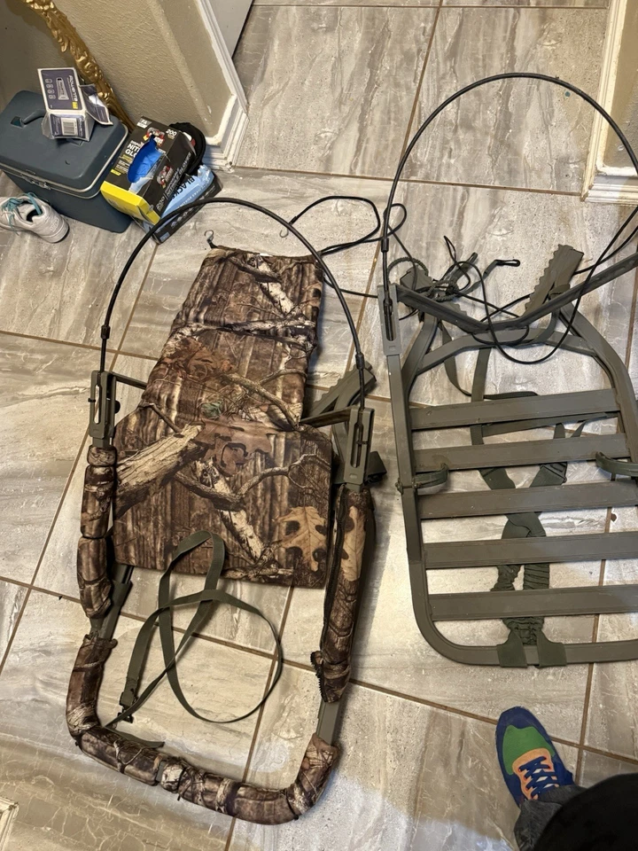 Mossy Oak Climbing Tree Stand Seat/ Hunting. Free Shipping - Image 3 of 4