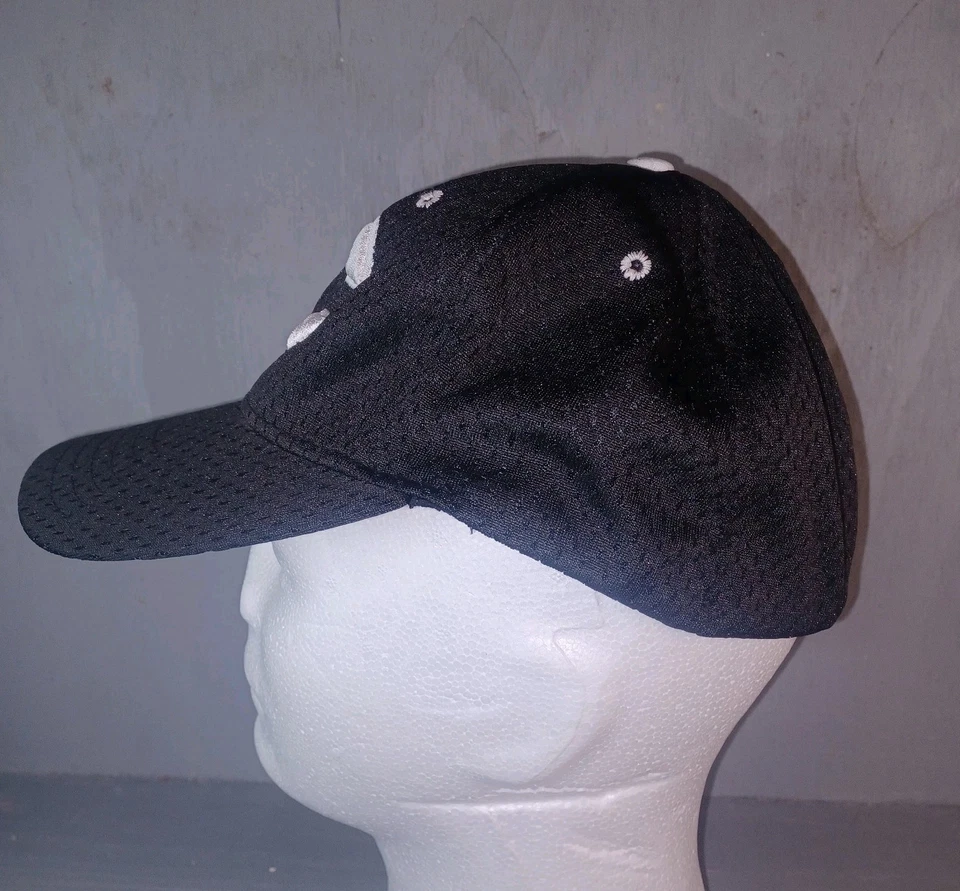 Gorra de béisbol vintage negra bordada talla única de los Chicago Cubs Riddell  Foto 2 de 4