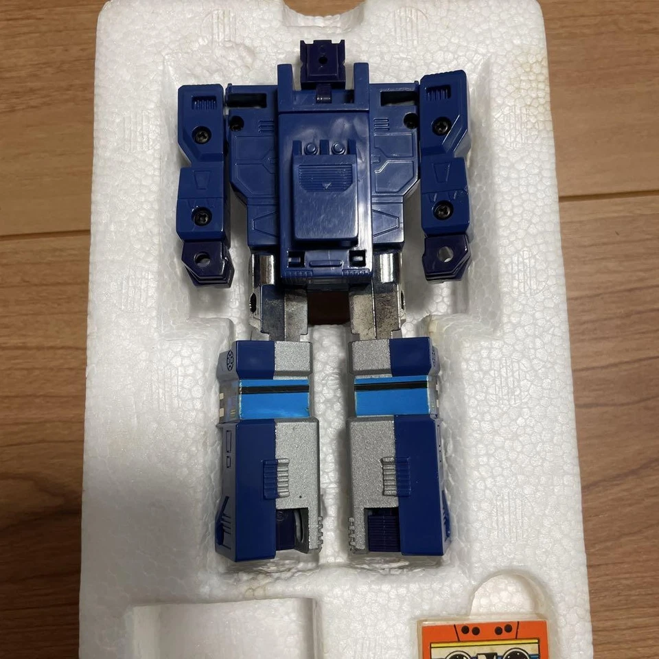 Vintage 1985 Takara G1 Transformers 17 Soundwave Decepticon CIB versión Japón. - Imagen 3 de 3