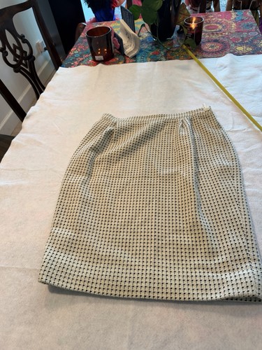 Valentino Boutique / Miss V, Vintage Valentino Boutique Cream W/Black Skirt~14~Lined~Classic
