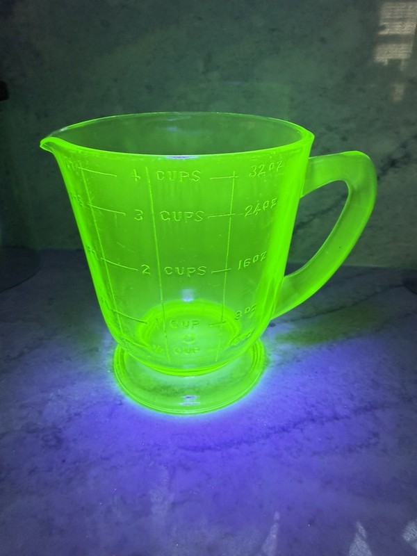 Uranium Measuring Cup LARGE 4cups