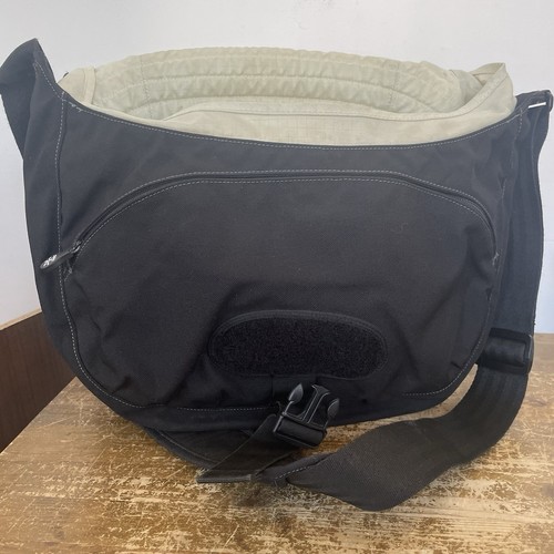 Crumpler Cheesy Tina Bolso Mensajero para Laptop Correa para el Hombro Negro - Imagen 14 de 19