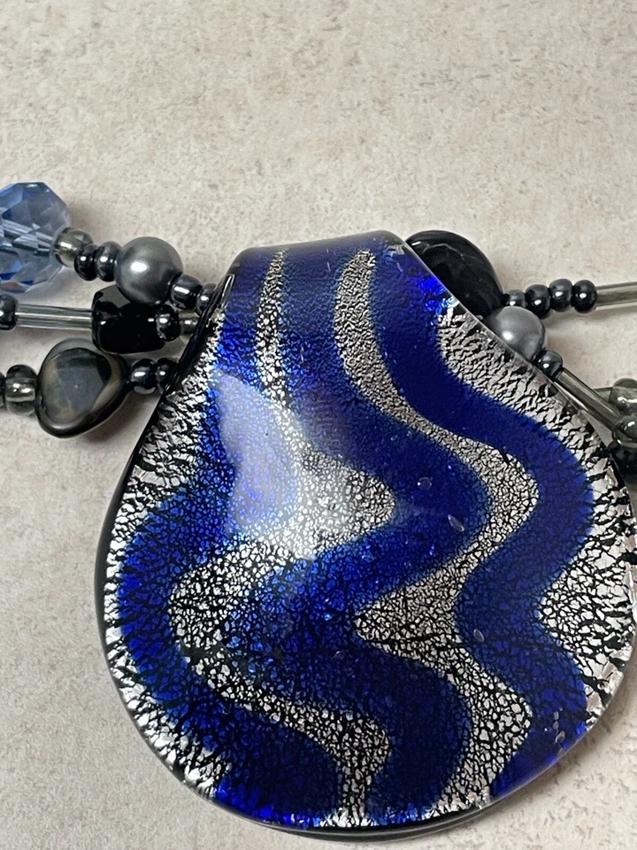 Collar colgante firmado por CJ - pieza llamativa moda Foto 2 de 4