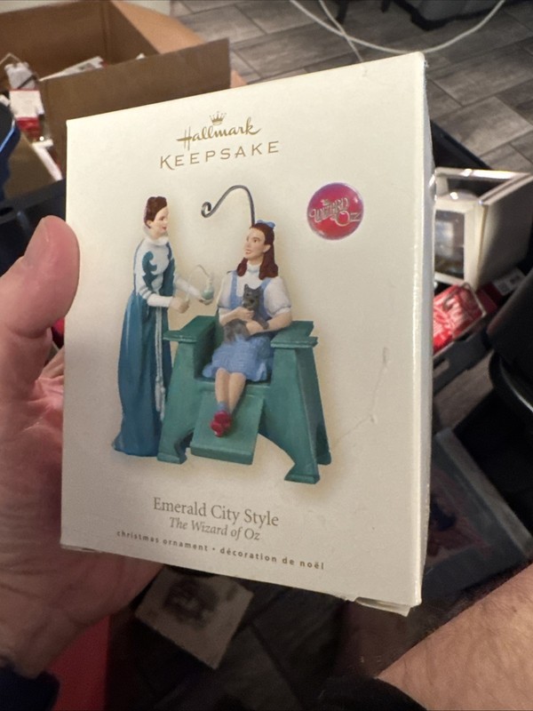 Hallmark Keepsake Ornament The Wizard of Oz Emerald City Style, Dorothy 2008 VGC