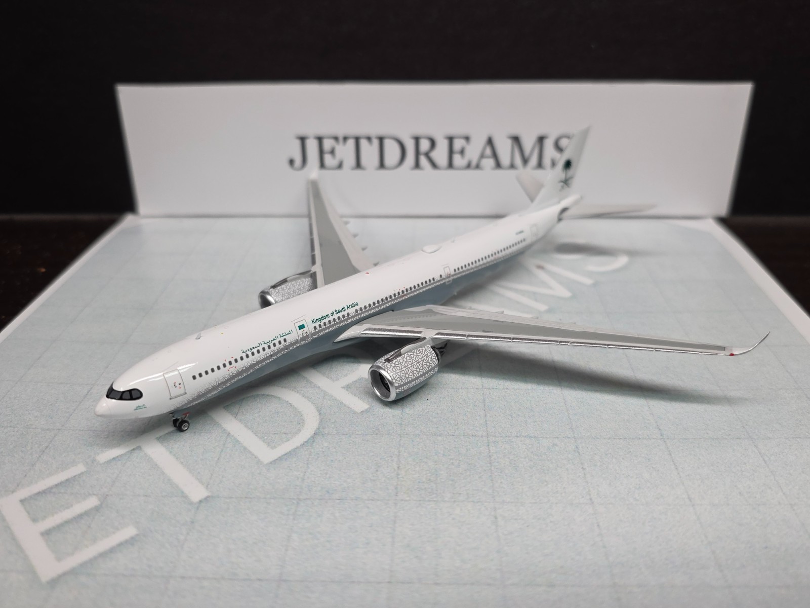 1/400 DESERT WINGS KINGDOM OF SAUDI ARABIA AIRBUS A330-900NEO HZ-MDA PHOENIX