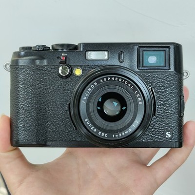 FUJIFILM Fuji X100S Silver 16.3MP Compact Digital Camera W/ Charger - Black
