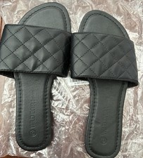 Wild Diva Lounge Slides 