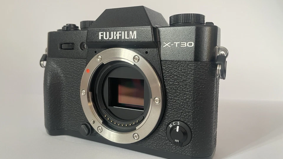 Fujifilm X-T30 II Schwarz mit OVP und Zubehörpaket - Bild 2 von 4