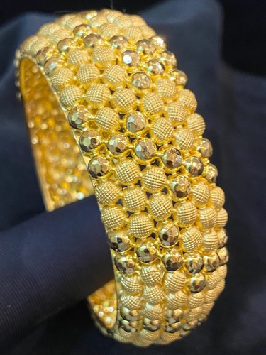 Sbalorditivo Dubai Fatto a mano 24,60 MM Bangle Braccialetto In Timbrato 22K Oro - Foto 5 di 12