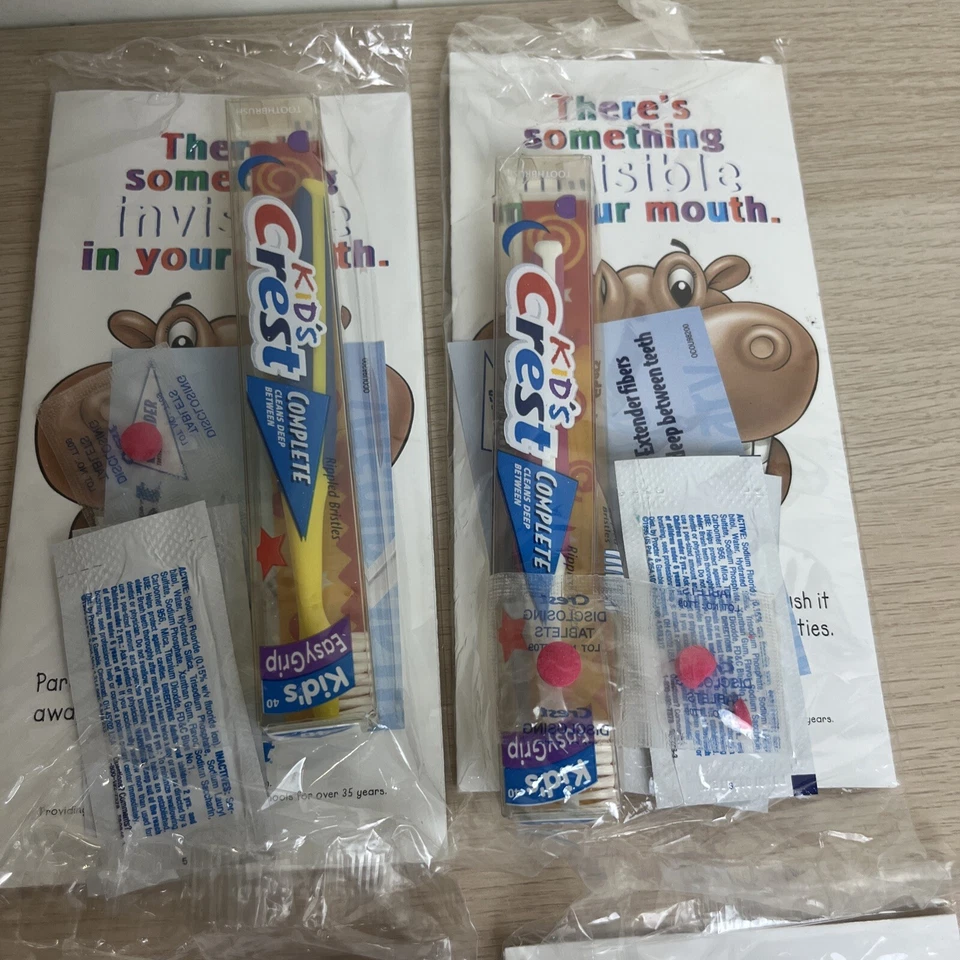 Antigo 1998 Escova de Dentes Infantil Crista Programa Escolar Crest Lote De 4 Pacotes Novo - Imagem 2 de 4