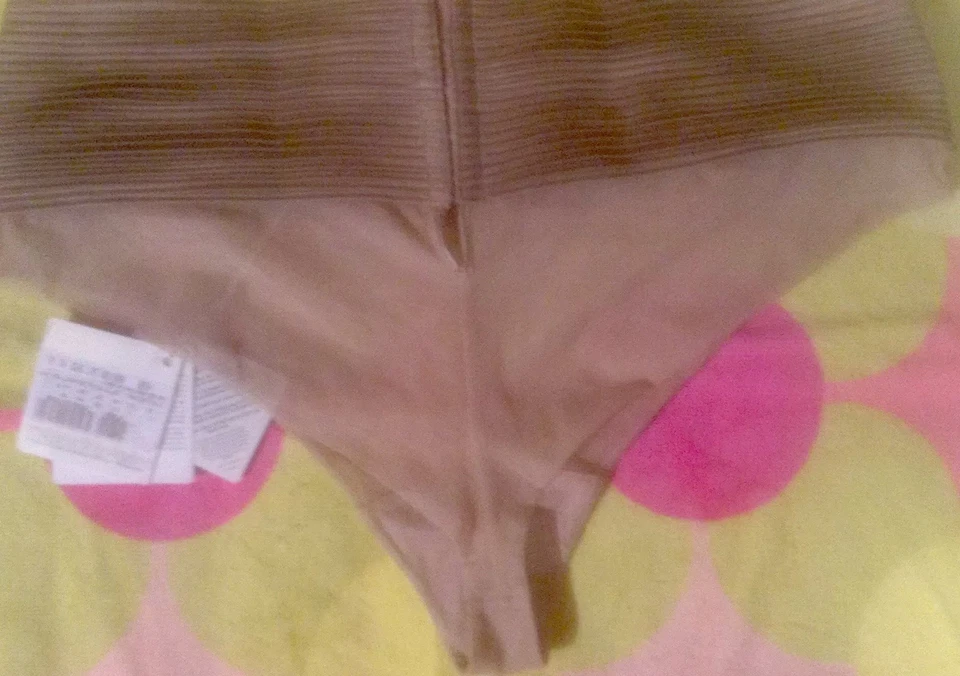 Bragas LA PERLA Slope Tul Nervures nuevas con etiquetas. Talla L. NUEVO Foto 3 de 4