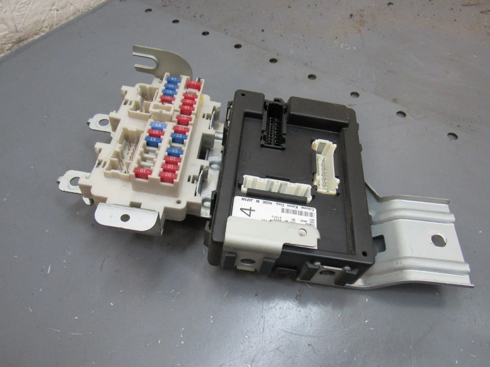 Panel de fusibles interior módulo de control de carrocería Nissan 350Z 2003-2006 OEM Foto 4 de 4