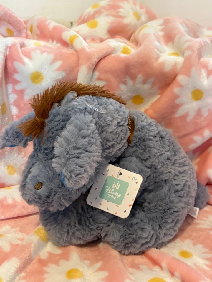Disney Bebé Clásico Winnie the Pooh and Friends Peluche, Eeyore 9" 2024 Foto 2 de 2