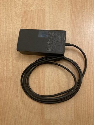 Original Microsoft Surface Netzteil Model 1798 mit 102 W - 15 Volt + USB  2,40 m